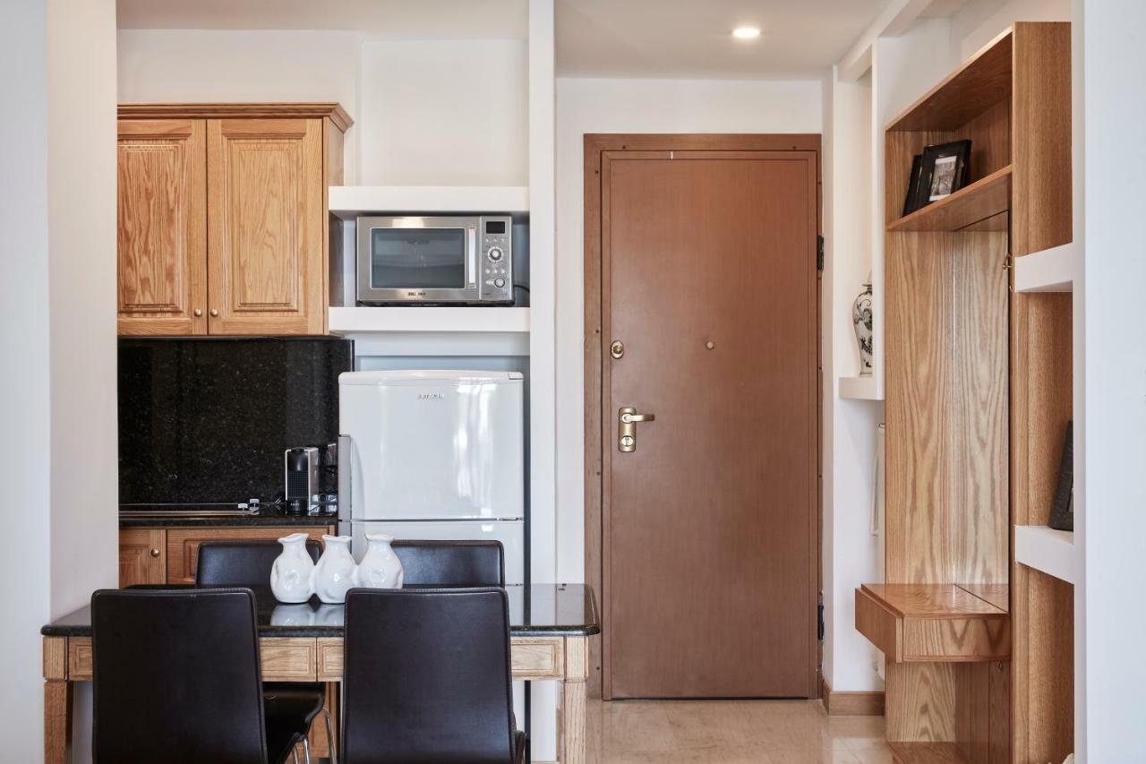 Chic One Bd Apartment With Hilton View Athens Ngoại thất bức ảnh